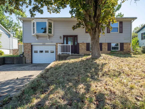 109 Blossom Ter, Washington, IL 61571