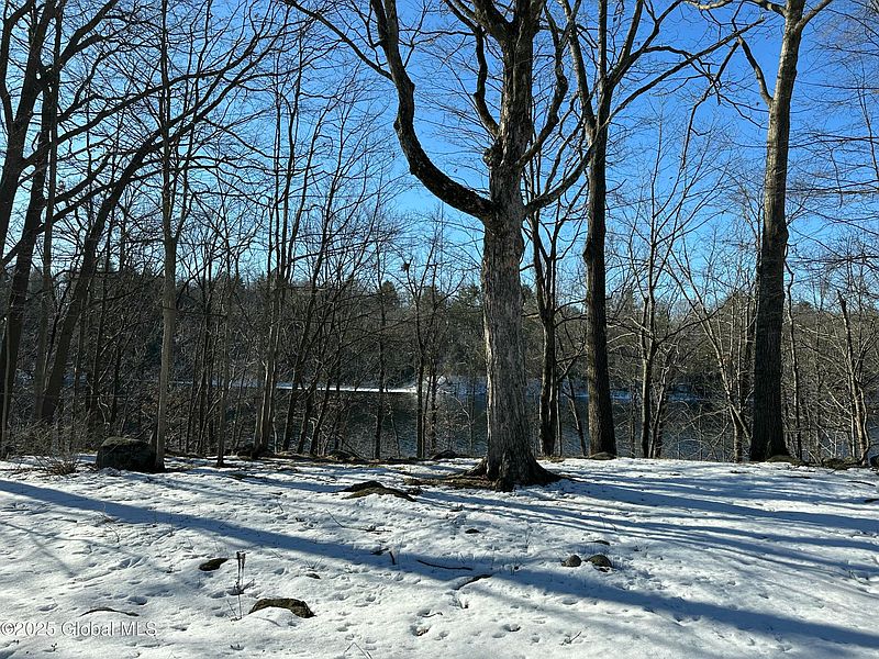 4th image of 18 Towpath Lane