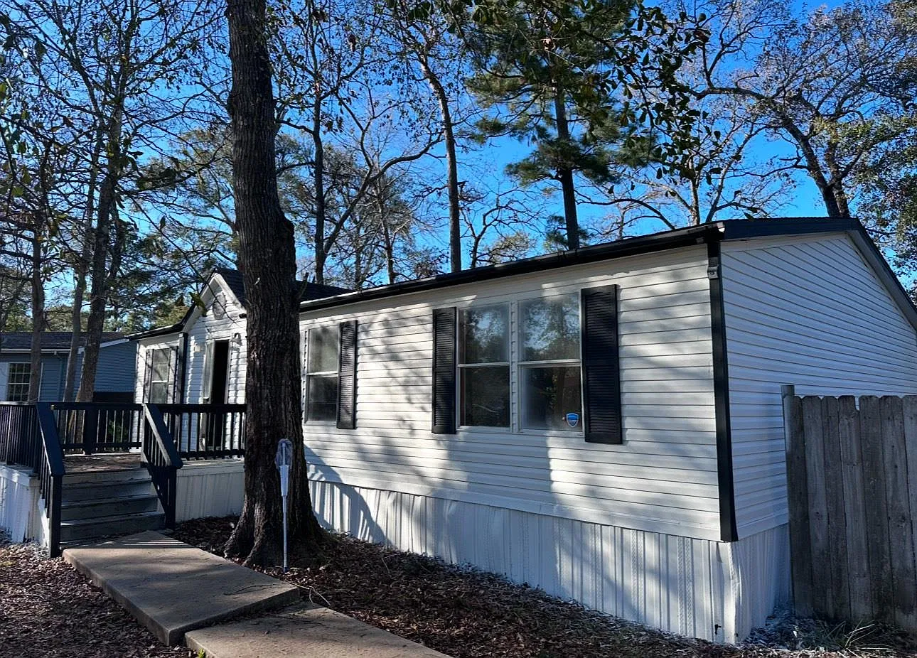 3 bed, 2.0 bath, 1120 sqft, $1,250 — Photo 1