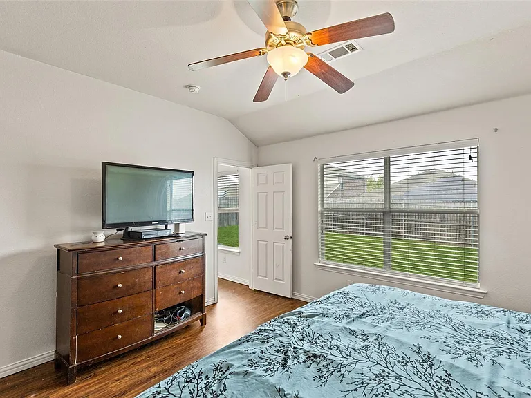 325 Crosscreek Dr — Photo 20