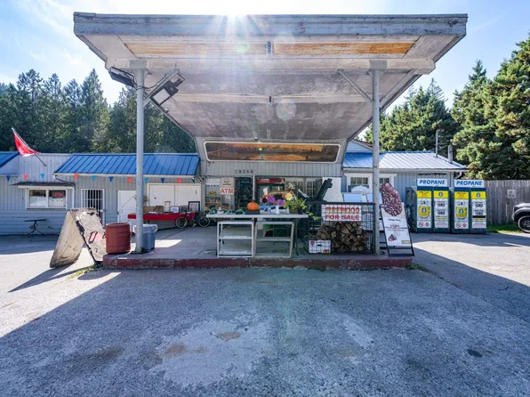 28568 Dewdney Trunk Rd, Maple Ridge, BC V2W 1M1