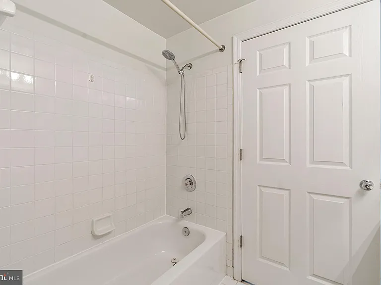 1625 International Dr #321 — Photo 16