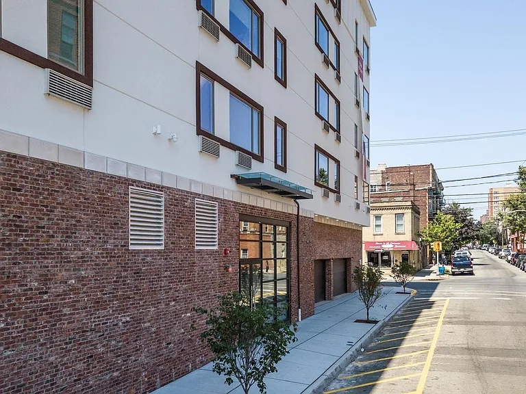 6122 Hudson Ave #4A — Photo 29