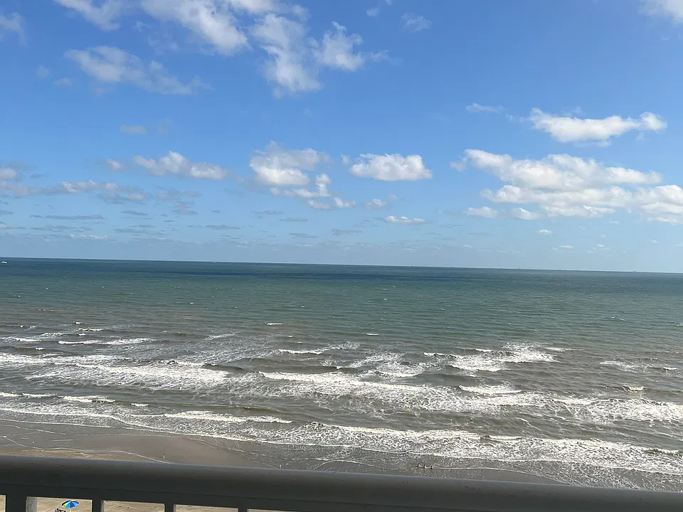 7700 Seawall Blvd