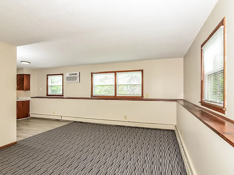 240 Madison St — Photo 10