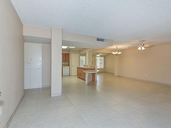 3rd image of 10521 W Kingswood Cir