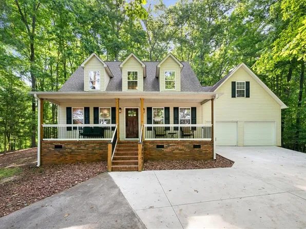 1321 S Arrowhead Dr, Westminster, SC 29693