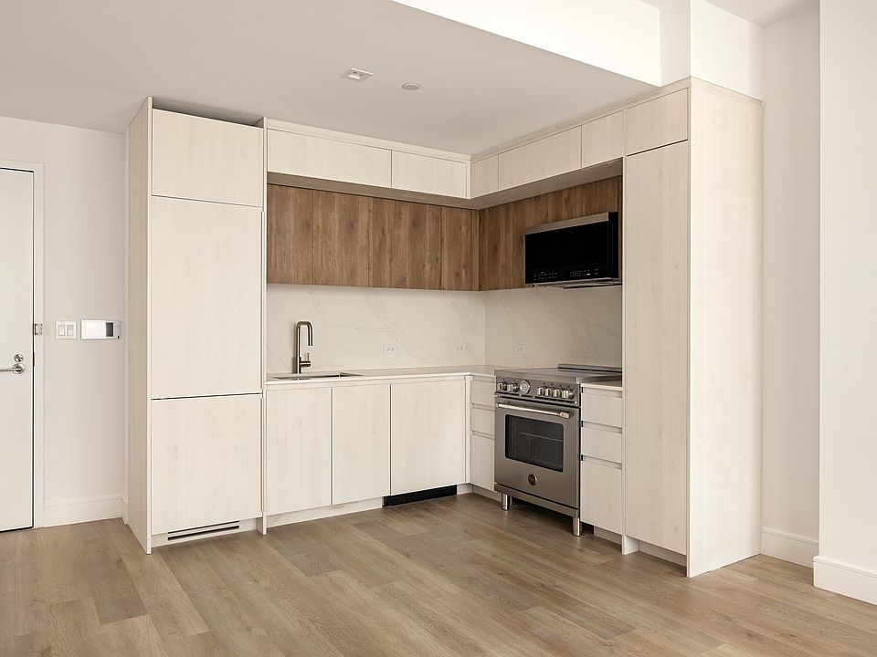 1st image of 644 E 14th St #1604