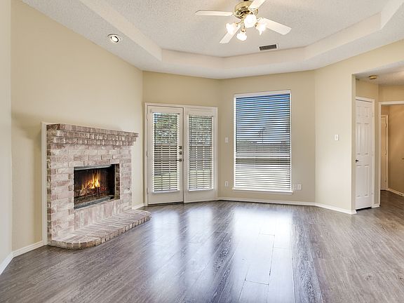 2nd image of 2801 Clearwater Dr