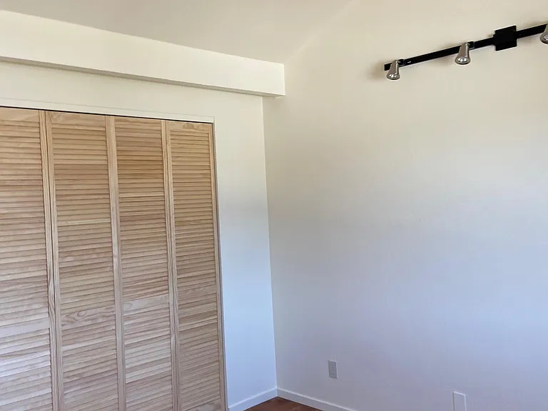 121 Lloyd Ct #2 — Photo 5