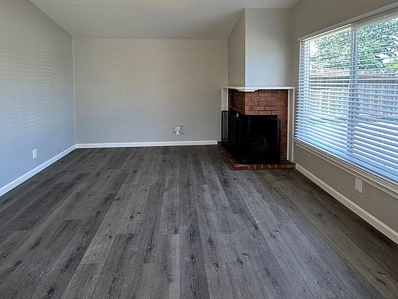 3rd image of 3824 Santa Fe Way