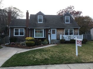 258 Schoenfeld Blvd, Patchogue, NY 11772