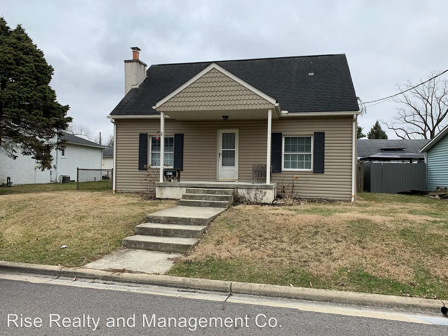 431 Elm St photo 1