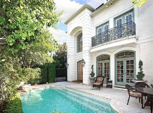 21 N Wynden Dr APT 10, Houston, TX 77056