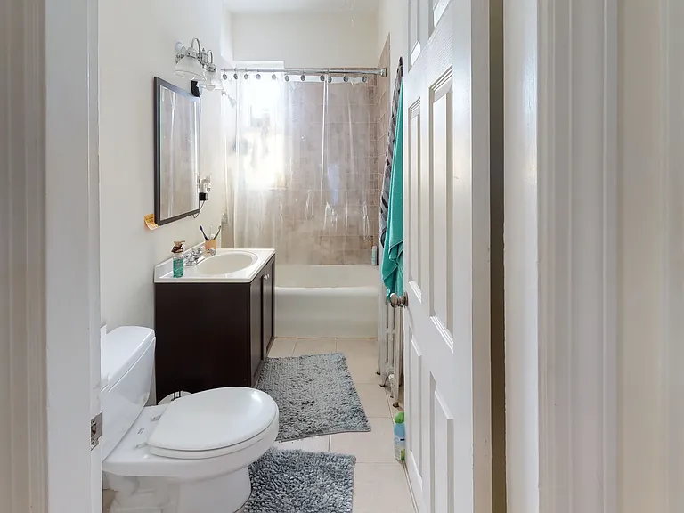 22 Chiswick Rd #14 — Photo 4