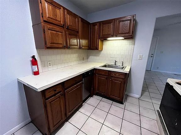 3rd image of 2840 2nd Ave S #1/2