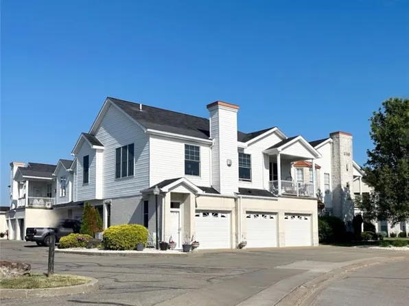 238 Adams Pointe Blvd #5, Mars, PA 16046