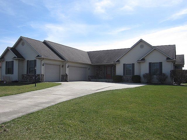 1st image of 22360 Forsythia Dr