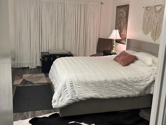 5th image of 500 NE 12th Ave APT 704