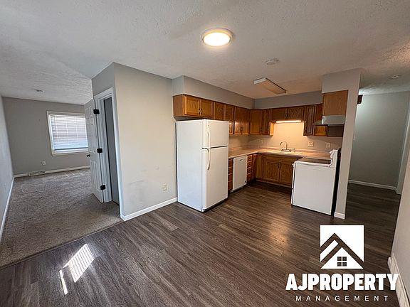 4th image of 3302 S Lincoln Ave