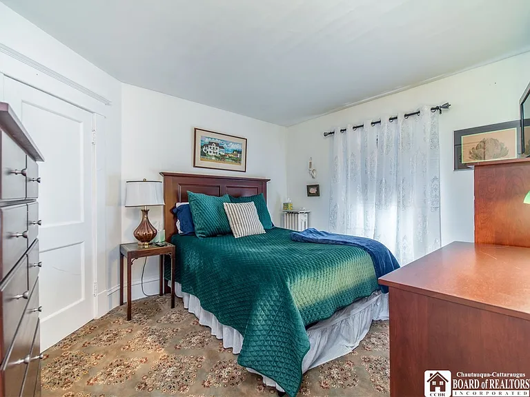 98 Forest Ave — Photo 24