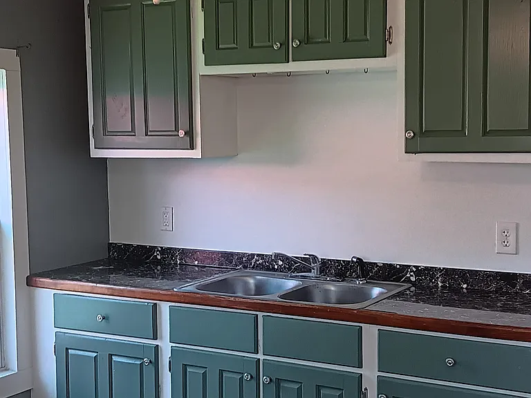 77 Fox St #2 — Photo 5