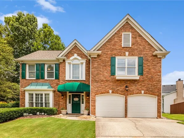 215 Glenridge Close Cir, Sandy Springs, GA 30328