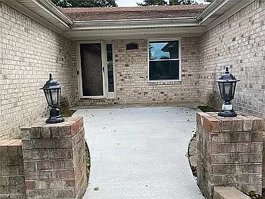 4th image of 821 Old Cutler Rd