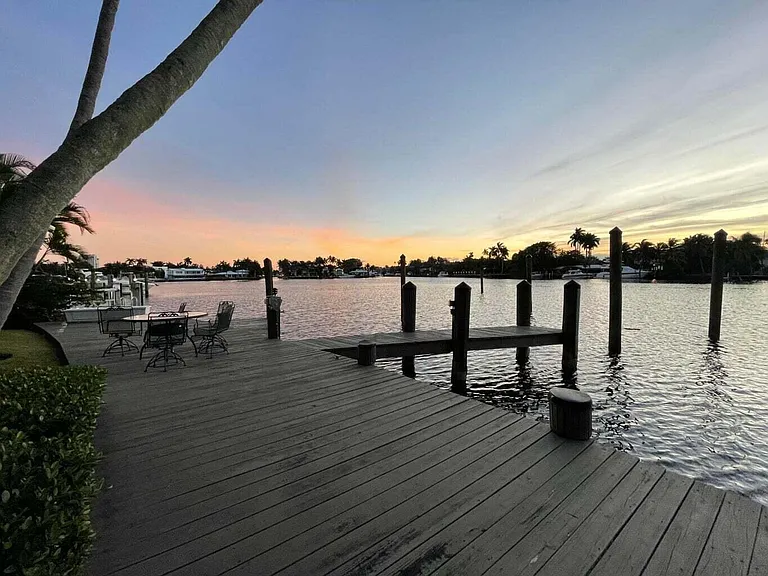 325 Sunset Dr #A — Photo 12