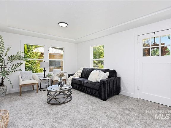5th image of 426 Dubois Ave