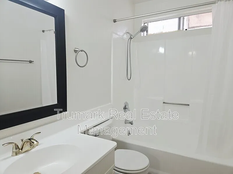 1 bed, 1.0 bath, $2,095 — Photo 4