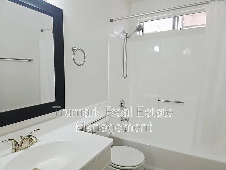 1122 E Elk Ave #123 — Photo 4