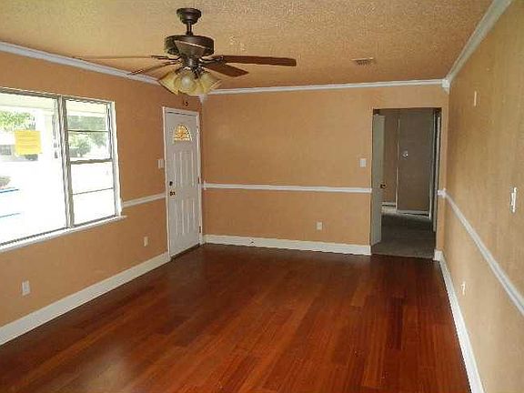 2nd image of 8928 Hilton Dr