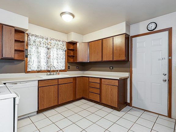 5th image of 38662 N Pine Ave