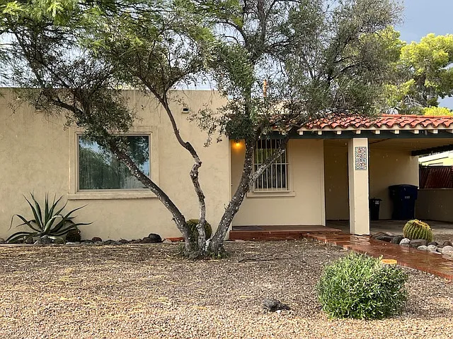 1213 E Spring St — Photo 15