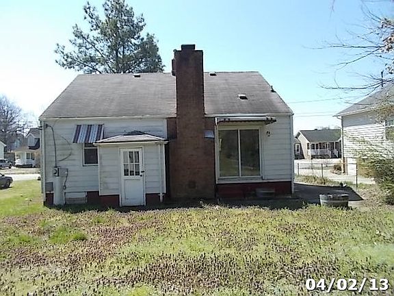 5th image of 809 Julian St