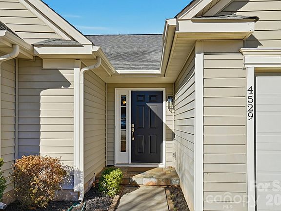 4th image of 4529 Arabella Dr