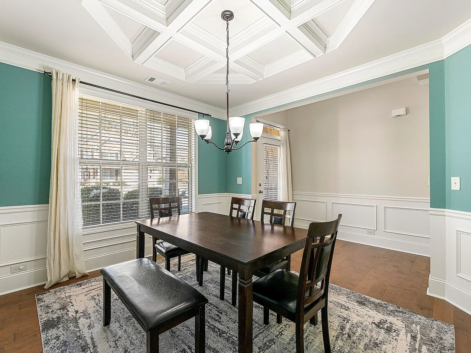 4 bed, 2692 sqft, $2,950 — Photo 4