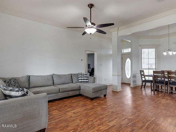 5th image of 209 Stags Leap Ln