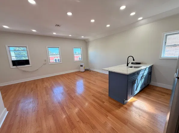 669 Summit Ave, Jersey City, NJ