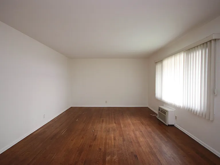 207 S 3rd Ave #3 — Photo 9