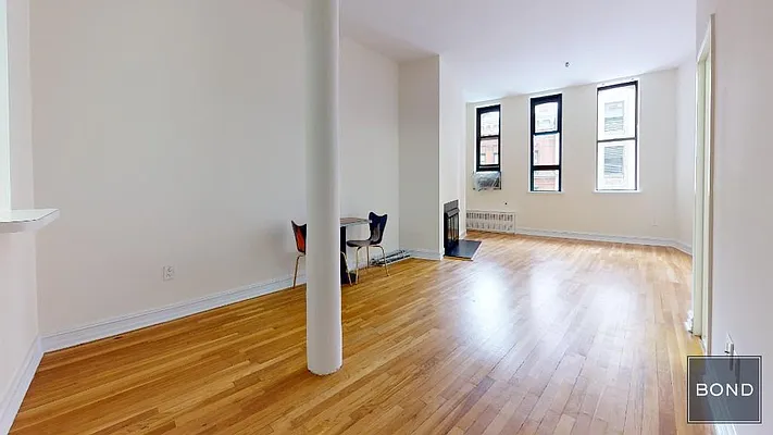 Rented by Bond New York | media 17