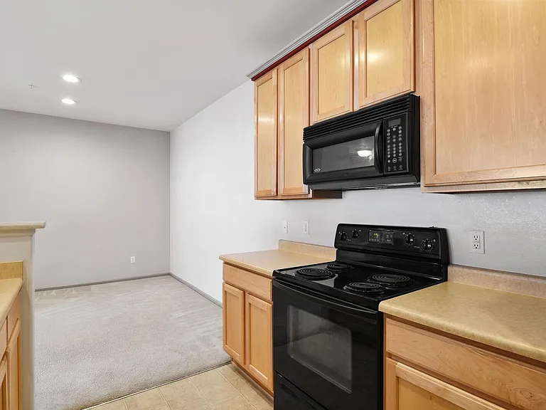 1574 Olympia Cir #203 — Photo 9