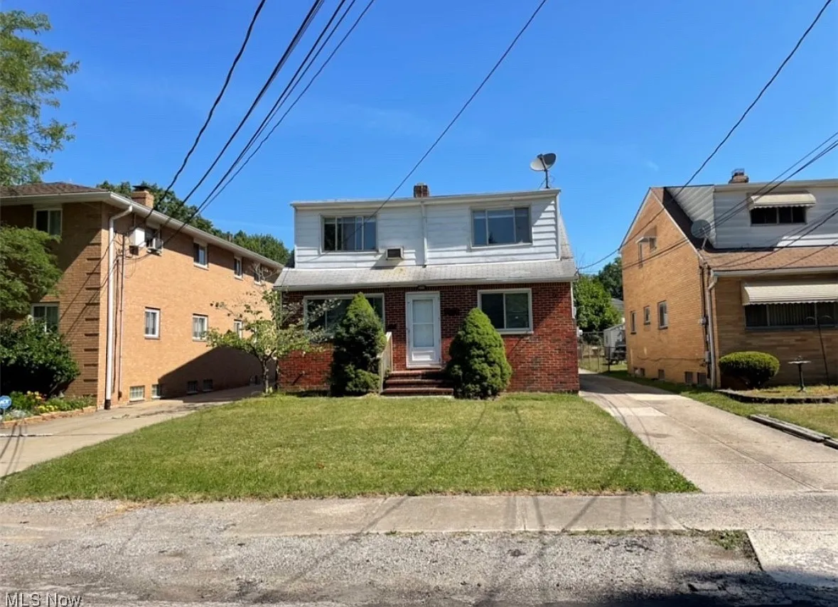 Building Photo - 12003 Marguerite Ave #2