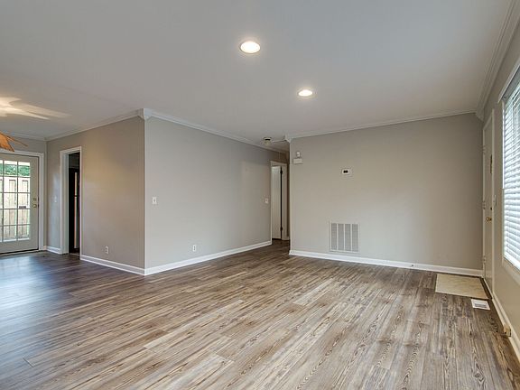 4th image of 508 Doral Country Dr