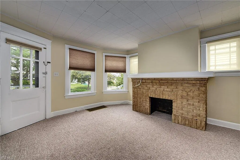2 bed, 1100 sqft, $1,300 — Photo 4