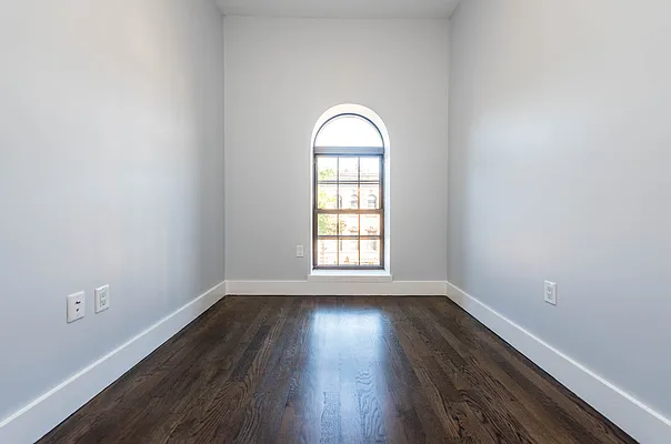 Rented by Nooklyn NYC LLC | media 63