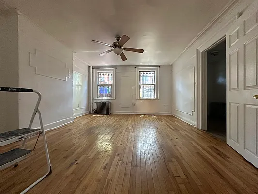 Rented by Space Link Realty | media 4