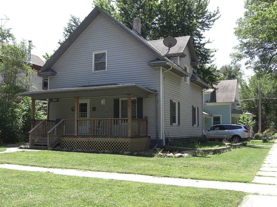 Front of house with new front porch 2008