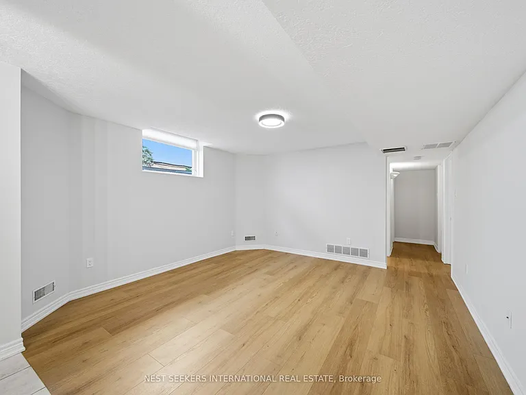 139 Bellamy Cres #LOWER — Photo 7